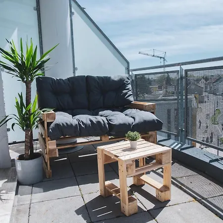 Fullhouse - - K36 Supreme - Balcony * Dessau-Rosslau